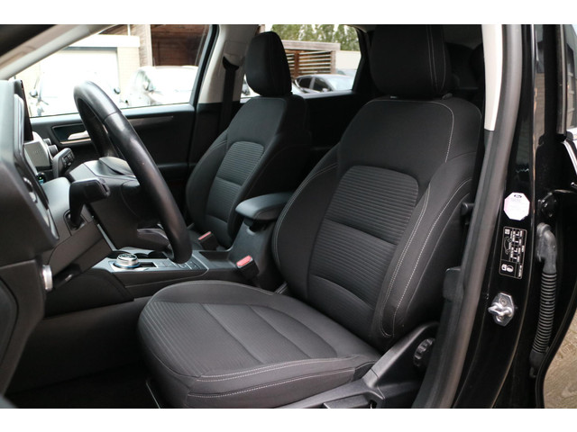 Foto 2 van Ford Kuga 2.5 PHEV Titanium X | Camera | Bliss | Trekhaak! |