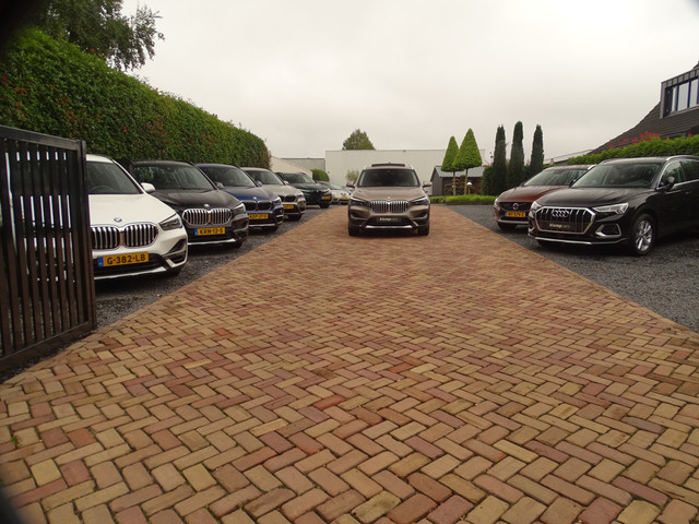 Foto 8 van BMW X1 xDrive25i X-line | Stuurverw. | KeylessEntr. | 230PK! | Schuifdak | Unieke kleur!
