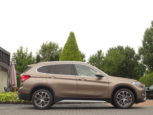 Foto 7 van BMW X1 xDrive25i X-line | Stuurverw. | KeylessEntr. | 230PK! | Schuifdak | Unieke kleur!