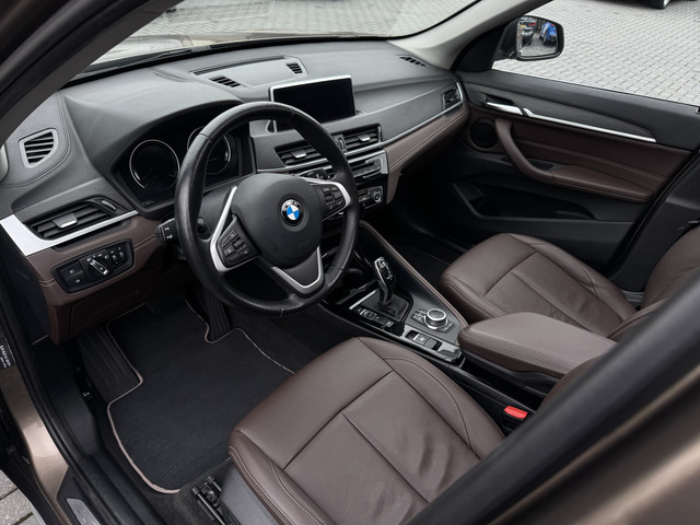 Foto 3 van BMW X1 xDrive25i X-line | Stuurverw. | KeylessEntr. | 230PK! | Schuifdak | Unieke kleur!