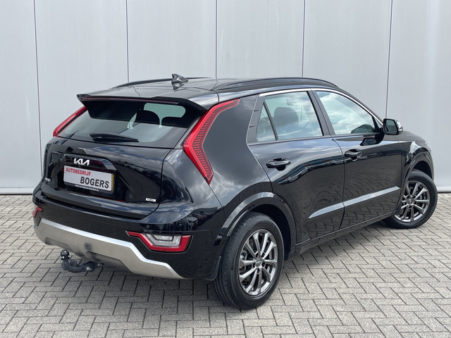 Foto 10 van Kia Niro 1.6 GDi Hybrid DynamicLine Navigatie, Climate Control, Adaptive Cruise Control, Trekhaak, S