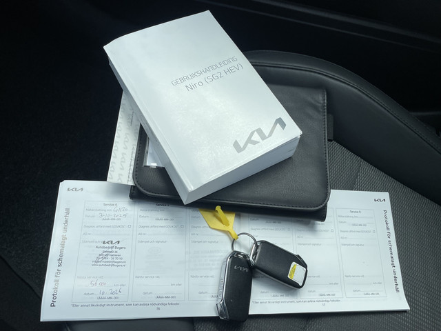 Foto 5 van Kia Niro 1.6 GDi Hybrid DynamicLine Navigatie, Climate Control, Adaptive Cruise Control, Trekhaak, S