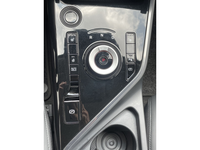 Foto 2 van Kia Niro 1.6 GDi Hybrid DynamicLine Navigatie, Climate Control, Adaptive Cruise Control, Trekhaak, S