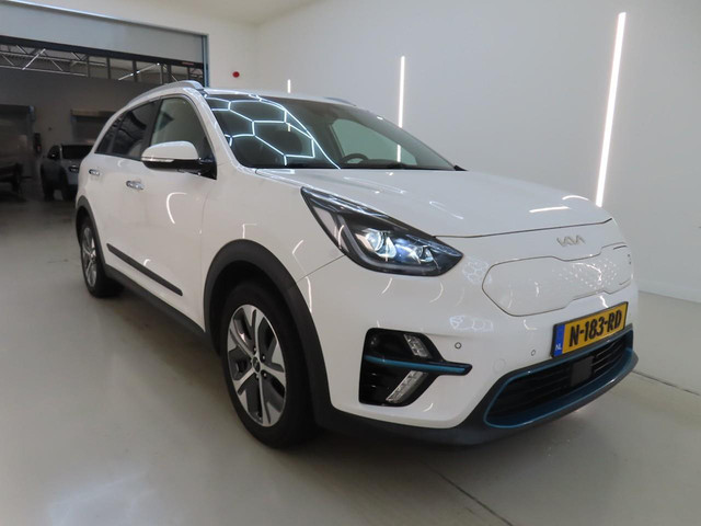 Foto 5 van Kia E-Niro ExecutiveLine 64 kWh SOH 100% OPEN DAK LEER /JBL/ CAMERA