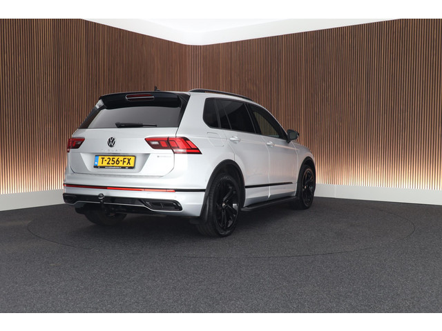 Foto 4 van Volkswagen Tiguan 1.4 TSI 245pk eHybrid R-Line Business Trekhaak Stoelverwarming Virtual Cockpit Nav
