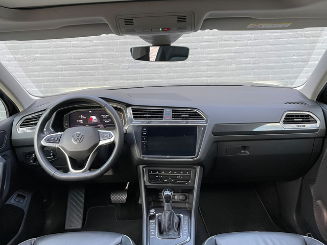 Foto 9 van Volkswagen Tiguan 1.4 TSI eHybrid Elegance - Trekhaak - Pano - 360gr - Dodehoekassistent etc etc.