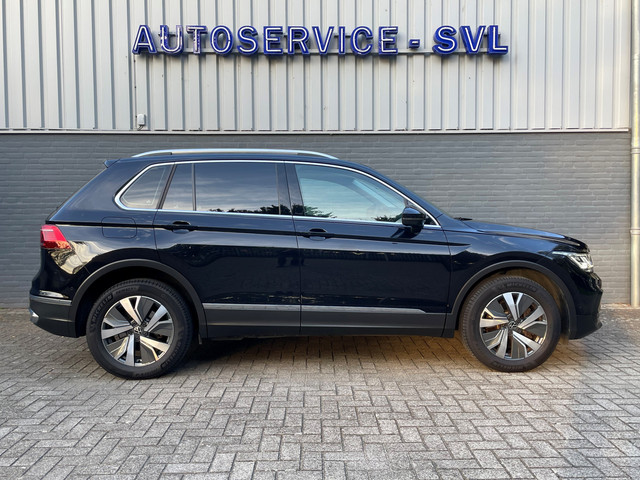 Foto 6 van Volkswagen Tiguan 1.4 TSI eHybrid Elegance - Trekhaak - Pano - 360gr - Dodehoekassistent etc etc.