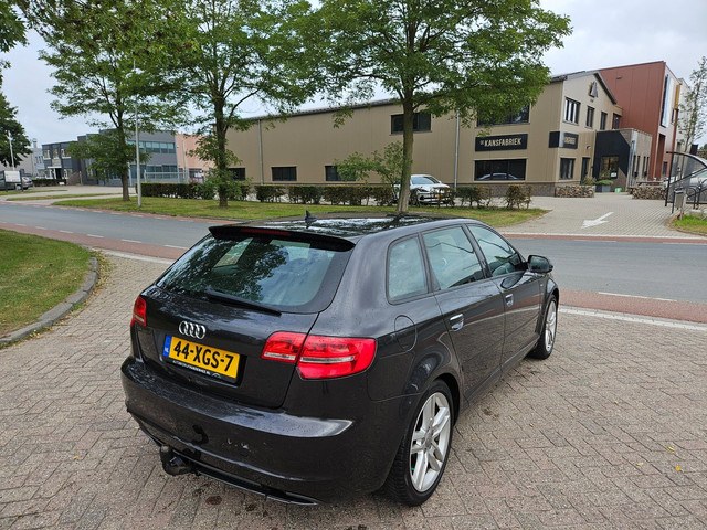 Foto 2 van Audi A3 Sportback 1.4 TFSI Ambition Pro Line S