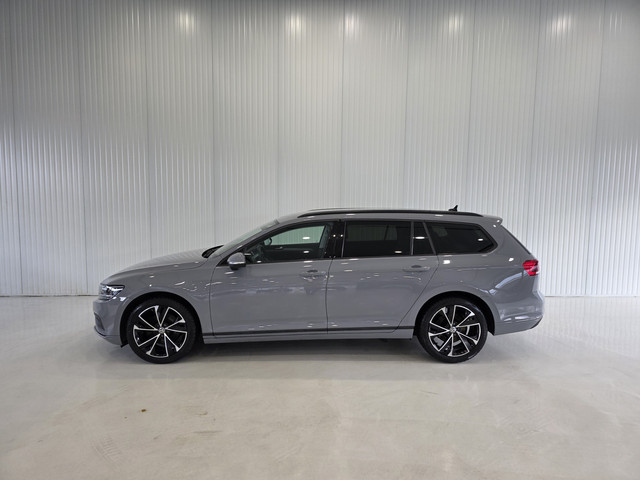 Foto 3 van Volkswagen Passat Variant 1.5 TSI Business |Virtual Clock|Carplay|Camera|