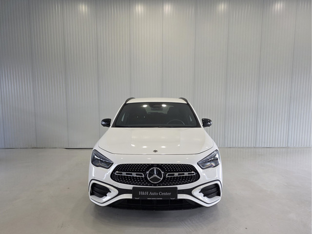 Foto 2 van Mercedes-Benz GLA 200 AMG Line |CAMERA|CARPLAY|Sfeerverlichting|