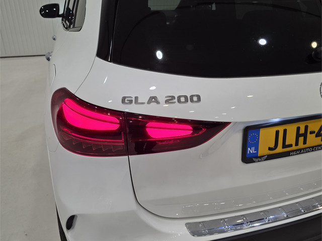 Foto 6 van Mercedes-Benz GLA 200 AMG Line |CAMERA|CARPLAY|Sfeerverlichting|