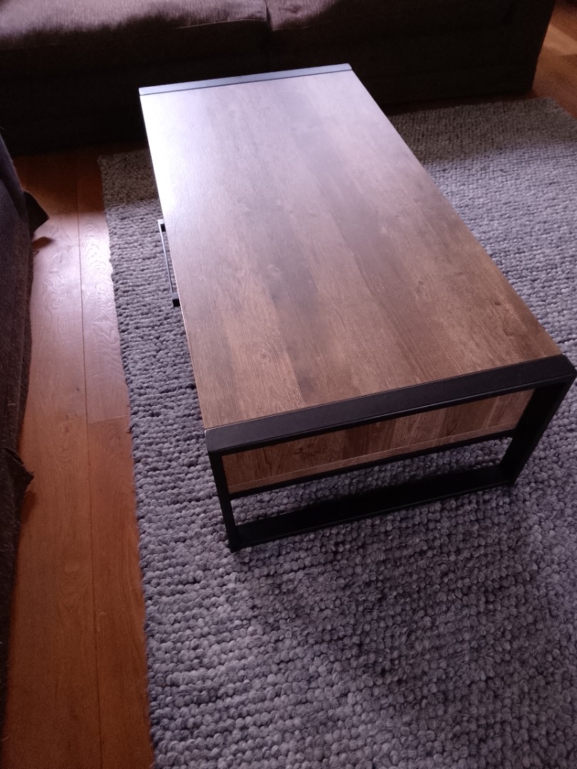 Foto 2 van Industriële salontafel nieuw.