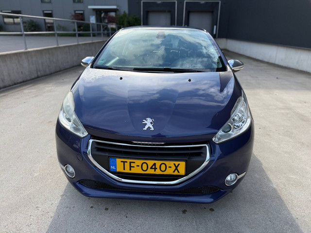 Foto 2 van Peugeot 208 1.4 VTi Allure