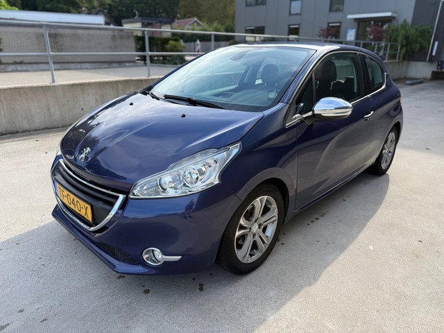 Foto 3 van Peugeot 208 1.4 VTi Allure