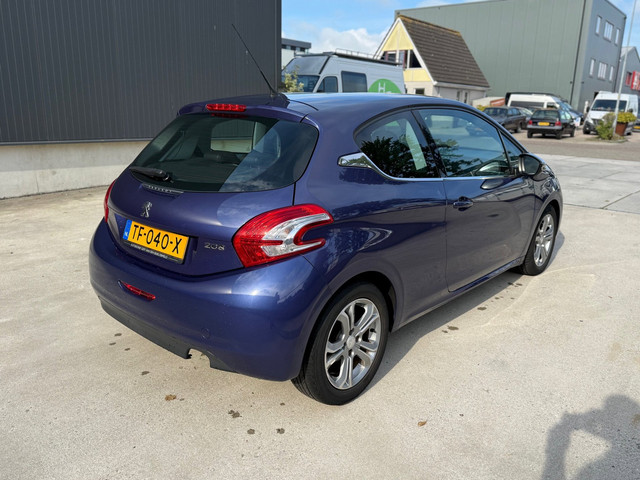 Foto 6 van Peugeot 208 1.4 VTi Allure