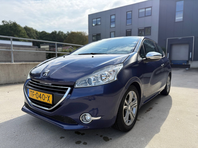 Foto 8 van Peugeot 208 1.4 VTi Allure