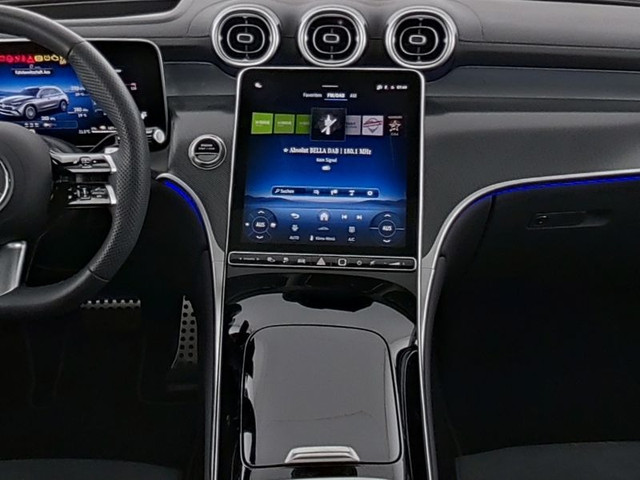 Foto 3 van Mercedes-Benz GLC 400e 4MATIC AMG Line Premium I Panoramadak I Trekhaak I 360 camera I I Head-up I S