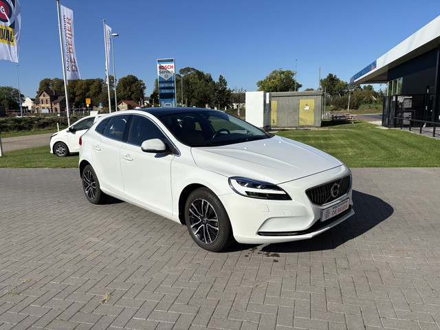 Foto 5 van Volvo V40 2.0 D2 Nordic+ Camera I Trekhaak I Airco