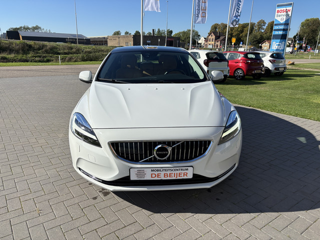 Foto 4 van Volvo V40 2.0 D2 Nordic+ Camera I Trekhaak I Airco