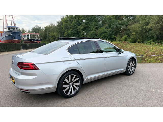 Foto 2 van Volkswagen Passat 1.4 TSI GTE 218PK Panoramadak Virtual Display Leer Navi Led-Xenon 360"Camera