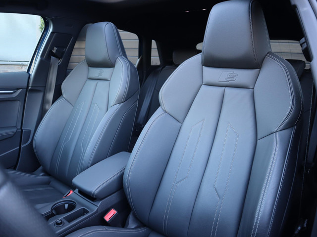 Foto 9 van Audi A3 Sportback 35 TFSI S edition | Pano | Sportstoelen en stuur | Camera