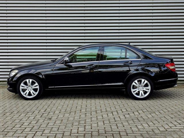 Foto 9 van Mercedes-Benz C-klasse 200 K Avantgarde / Youngtimer / Automaat / Stoelverw.