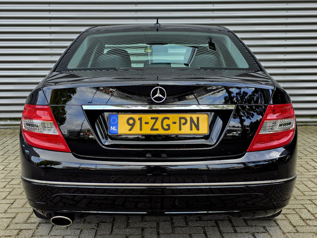 Foto 2 van Mercedes-Benz C-klasse 200 K Avantgarde / Youngtimer / Automaat / Stoelverw.
