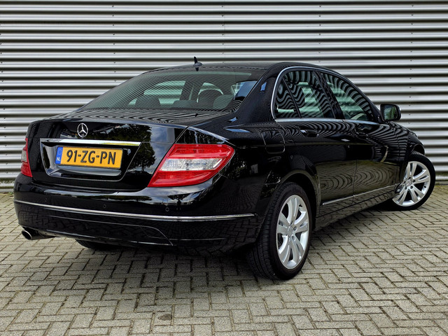 Foto 4 van Mercedes-Benz C-klasse 200 K Avantgarde / Youngtimer / Automaat / Stoelverw.