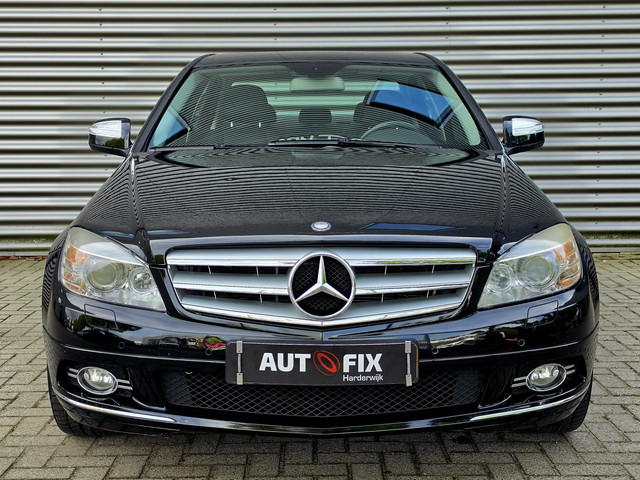 Foto 6 van Mercedes-Benz C-klasse 200 K Avantgarde / Youngtimer / Automaat / Stoelverw.