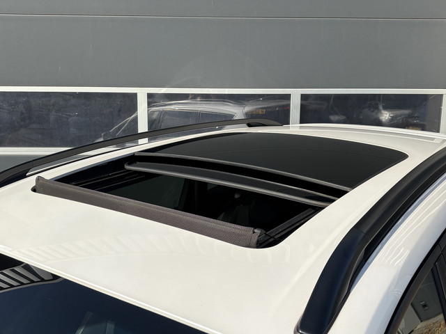 Foto 3 van Ford Kuga 1.5 EcoBoost ST Line | Pano | Schuifdak | Sony | Camera | Carplay/Android | Alcantara | In