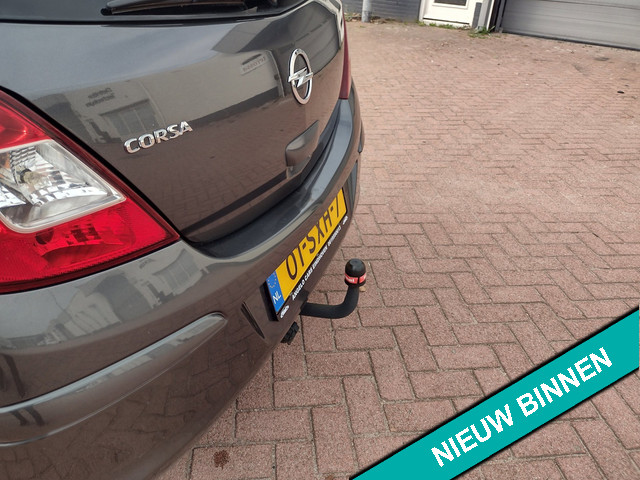 Foto 9 van Opel Corsa 1.2-16V Cosmo MOOIE AUTO BEL 0619590613 5 DRS AIRCO