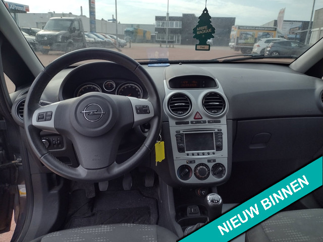 Foto 4 van Opel Corsa 1.2-16V Cosmo MOOIE AUTO BEL 0619590613 5 DRS AIRCO