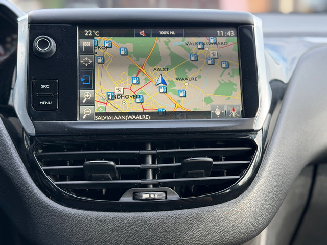 Foto 5 van Peugeot 208 1.2 PureTech Blue Lion NAP CARPLAY AIRCO NAVI PARKEERSENSOR
