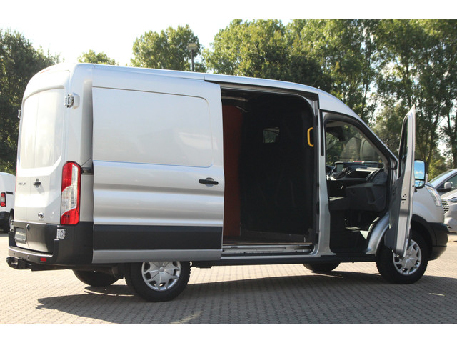 Foto 7 van Ford Transit 330 2.0TDCI 131pk L2H2 Trend | Camera | Trekhaak | Navi | Cruise | Lease 278,- p/m