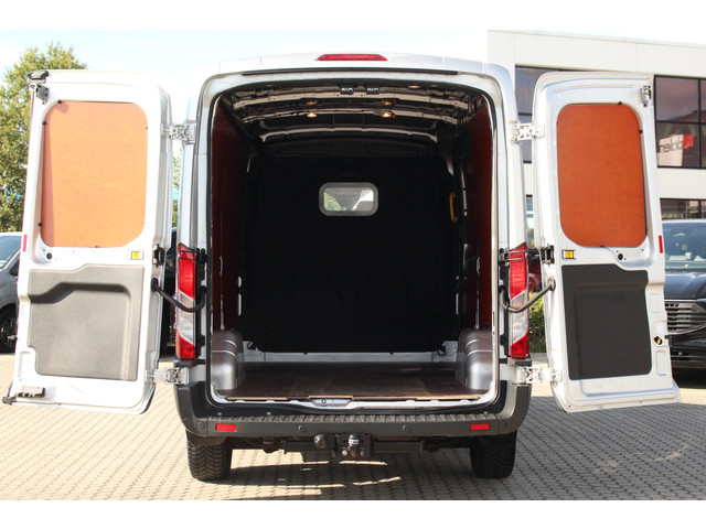 Foto 5 van Ford Transit 330 2.0TDCI 131pk L2H2 Trend | Camera | Trekhaak | Navi | Cruise | Lease 278,- p/m