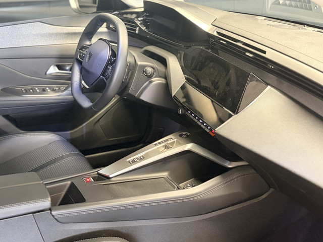 Foto 10 van Peugeot 308 SW 1.2 T Allure | Automaat | Camera | Navi | CarPlay