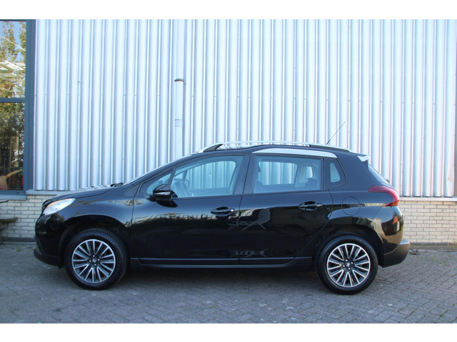 Foto 10 van Peugeot 2008 1.2 PureTech Blue Lion Automaat Airco Navi Carplay Trekhaak Zeer mooi