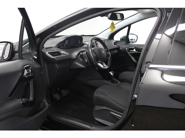 Foto 2 van Peugeot 208 1.2 PureTech Allure (bj 2019)
