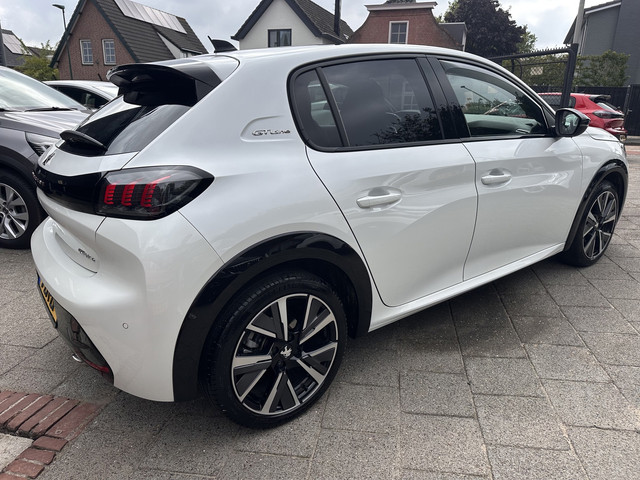Foto 7 van Peugeot 208 1.2 PureTech GT-Line|101pk|Navi