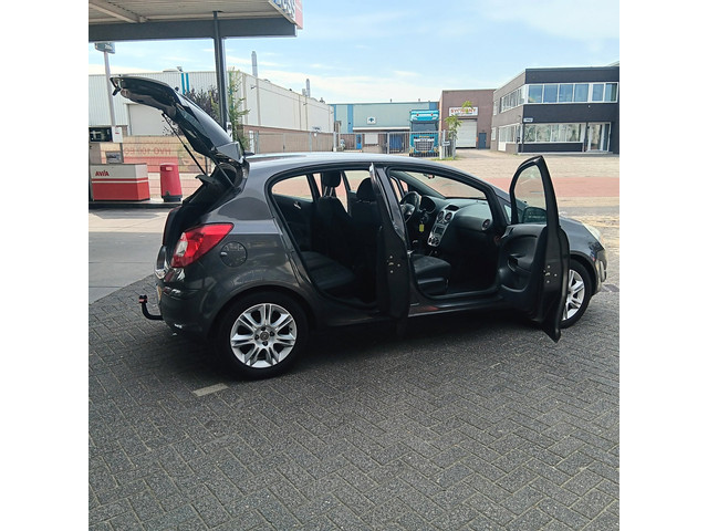 Foto 4 van Opel Corsa 1.2-16V Cosmo