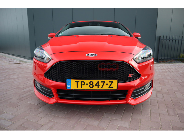 Foto 5 van Ford FOCUS Wagon 2.0 ST Mountune Leder Navigatie Camera Sony  Mountune Tuning