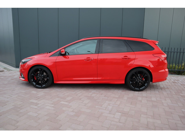 Foto 6 van Ford FOCUS Wagon 2.0 ST Mountune Leder Navigatie Camera Sony  Mountune Tuning
