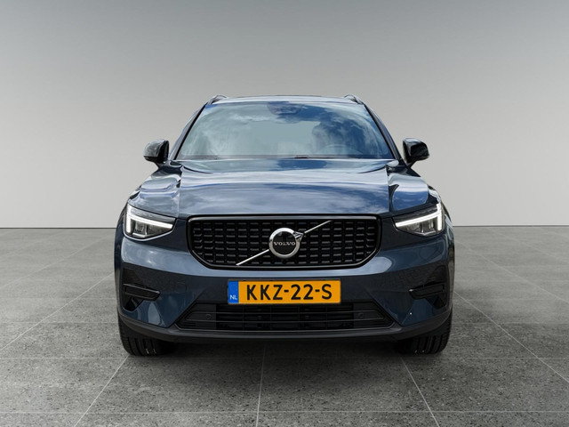 Foto 6 van Volvo XC40 2.0 B4 Plus Dark l Schuif/Kantel dak l