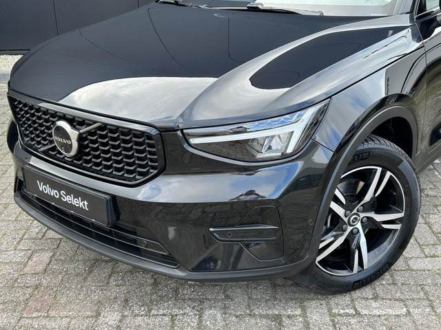 Foto 3 van Volvo XC40 2.0 B4 Plus Dark 360 camera / Harman Kardon/ 2 elektrische stoelen / intellisafe / climat