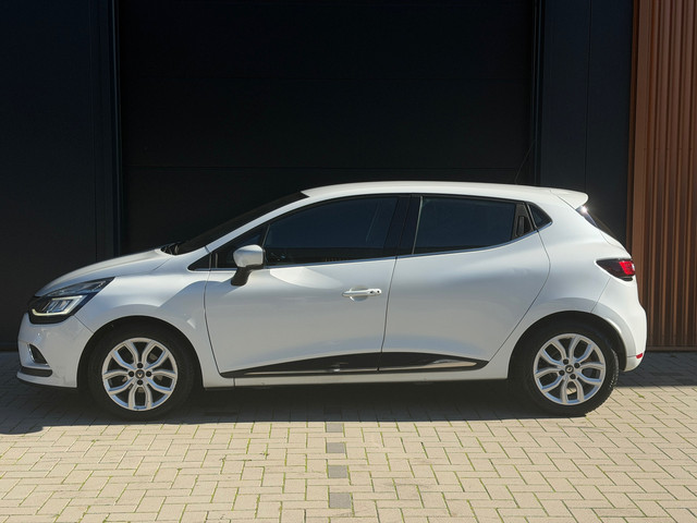 Foto 8 van Renault Clio 0.9 TCe Limited|100% Onderhouden|Pearl White|Stoelverwarming|Parkeersensoren|Keyless|Na