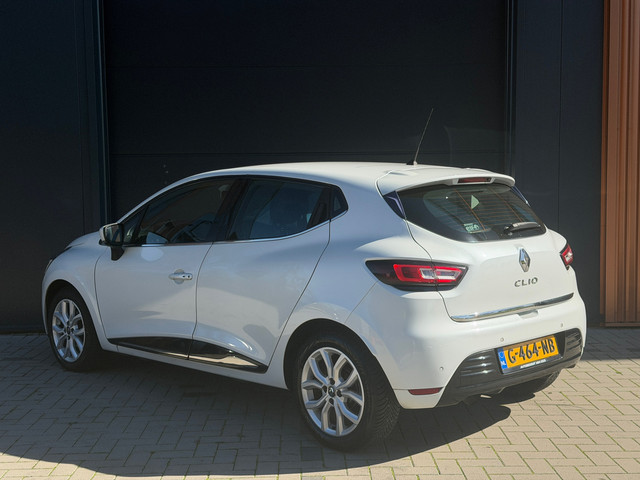 Foto 7 van Renault Clio 0.9 TCe Limited|100% Onderhouden|Pearl White|Stoelverwarming|Parkeersensoren|Keyless|Na