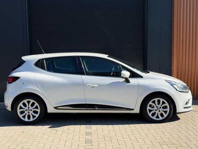 Foto 4 van Renault Clio 0.9 TCe Limited|100% Onderhouden|Pearl White|Stoelverwarming|Parkeersensoren|Keyless|Na