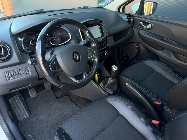 Foto 2 van Renault Clio 0.9 TCe Limited|100% Onderhouden|Pearl White|Stoelverwarming|Parkeersensoren|Keyless|Na