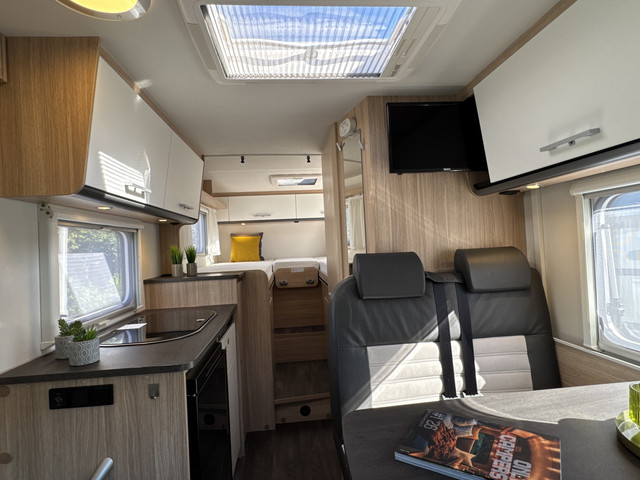 Foto 8 van Sunlight V66 Adventure Edition COMPACT CAMPER 140 pk Euro 6 Citroen Jumper **Enkele bedden/Memo chas