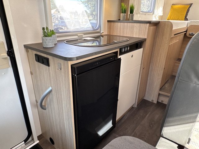 Foto 9 van Sunlight V66 Adventure Edition COMPACT CAMPER 140 pk Euro 6 Citroen Jumper **Enkele bedden/Memo chas